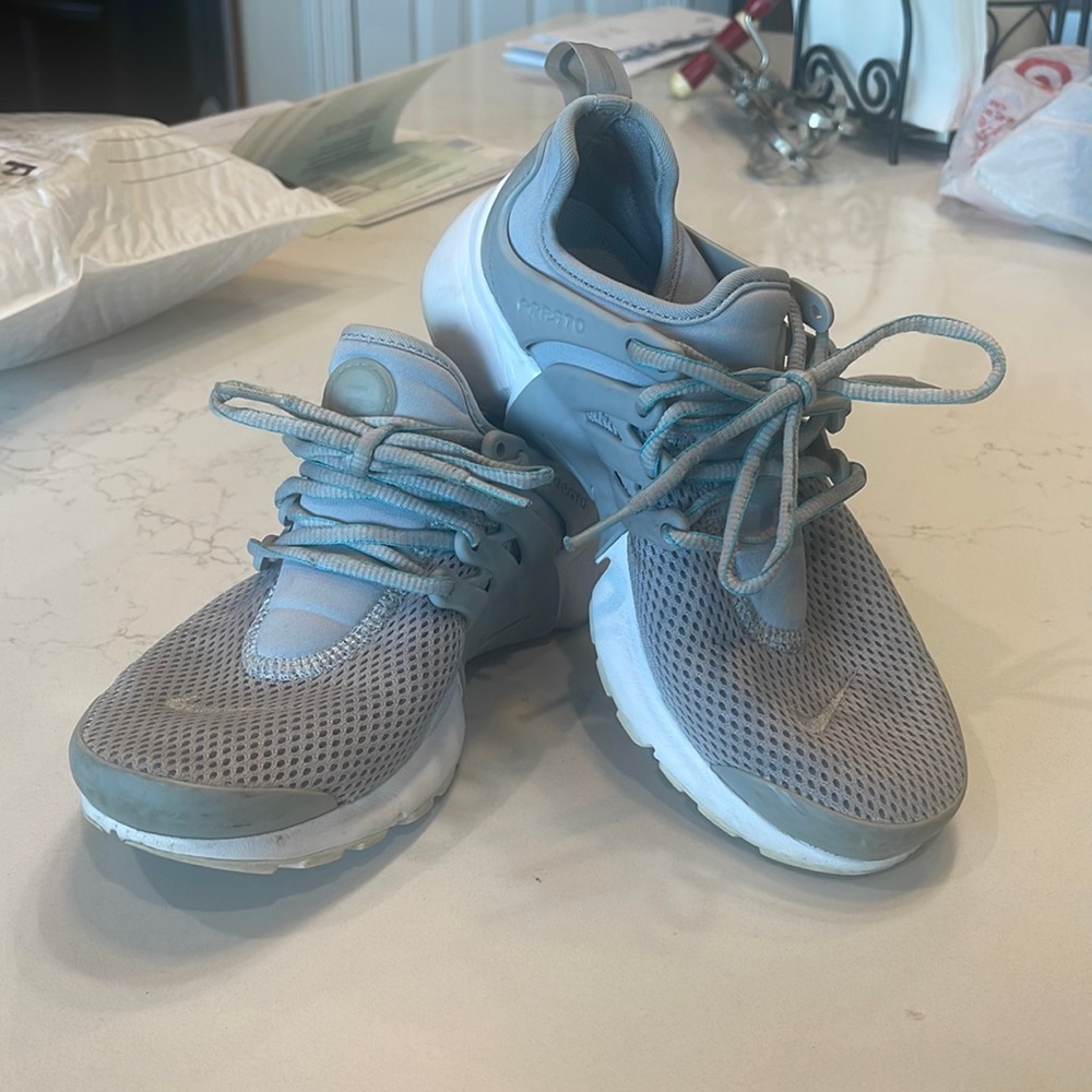 Nike tennis shoes